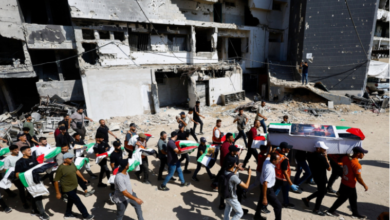 غزة تشيع 50 شهيدًا جرى انتشالهم مؤخرًا وحصيلة الإبادة الجماعية ترتفع إلى 73417 شهيدًا