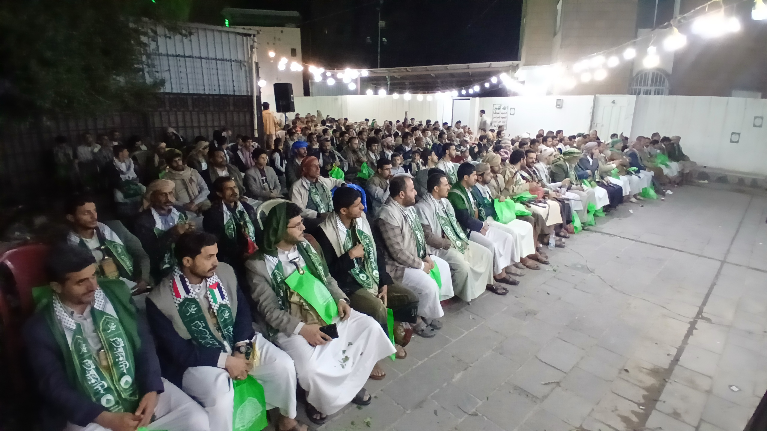 مؤسسة الشهداء وأبناء حارة الطيران الجنوبي يقيمون أمسية احتفائية بذكرى المولد النبوي الشريف.