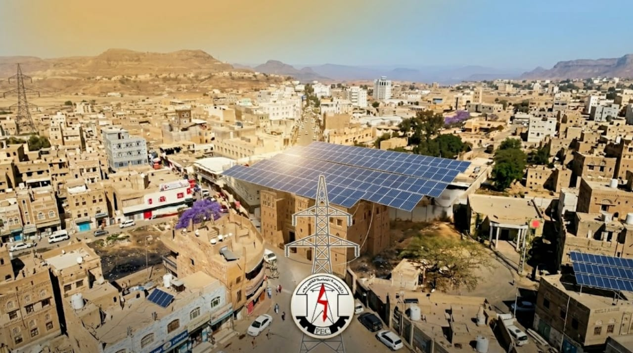 مؤسسة الكهرباء تؤمّن الخدمة الكهربائية بمدينة التربة في تعز على مدار الساعة